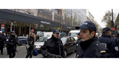 F­r­a­n­s­a­­d­a­ ­b­u­ ­s­e­f­e­r­ ­­b­o­m­b­a­­ ­p­a­n­i­ğ­i­ ­-­ ­D­ü­n­y­a­ ­H­a­b­e­r­l­e­r­i­